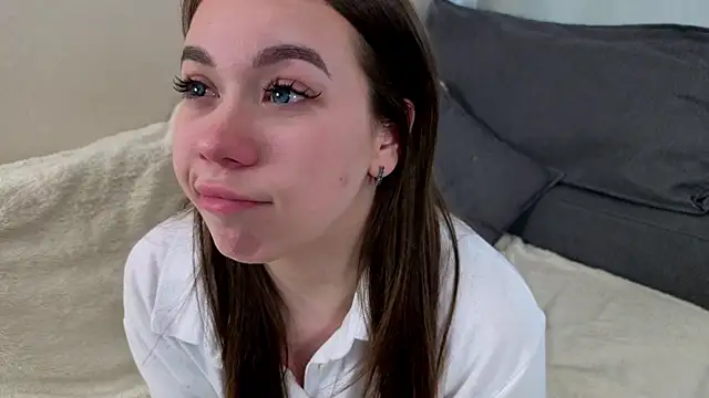 Snapshot of EvaVanta chatting on April 3, 2026, 3:15 am EvaVanta online show from April 3, 2026, 3:15 am