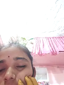 Deepjakolirr online show from May 4, 2026, 11:01 pm