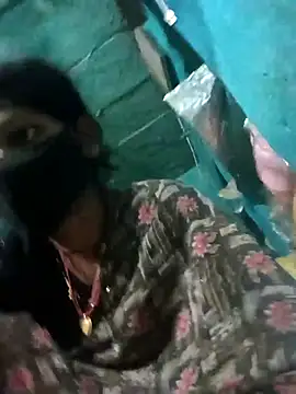 Snapshot of Desi_Couple_P chatting on March 14, 2026, 1:12 am Desi Couple P online show from March 14, 2026, 1:12 am