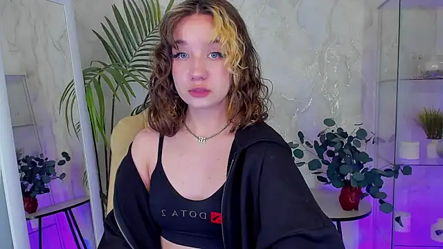 GiaRicco online show from February 13, 2026, 4:03 pm