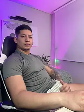 Snapshot of _robertobaggioo chatting on April 2, 2026, 12:47 pm robertobaggioo online show from April 2, 2026, 12:47 pm