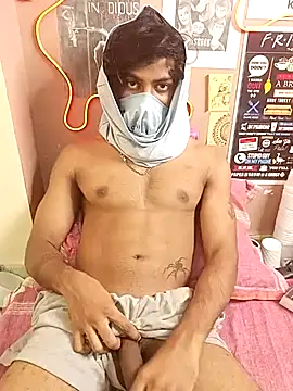 Snapshot of Yk_physique chatting on April 18, 2026, 9:35 am Yk physique online show from April 18, 2026, 9:35 am