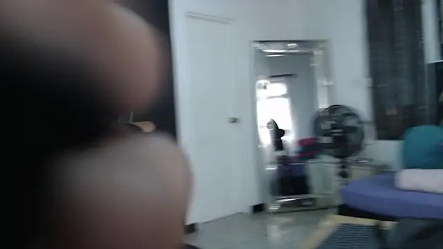 Snapshot of mailyn_gold chatting on March 13, 2026, 12:23 pm mailyn gold online show from March 13, 2026, 12:23 pm