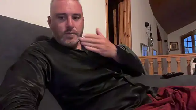 marcovik1 online show from May 13, 2026, 6:49 pm