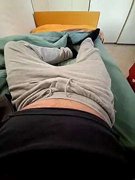 Snapshot of cetriolino chatting on March 12, 2026, 6:19 am cetriolino online show from March 12, 2026, 6:19 am