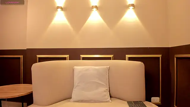 ZiaCarter  online show from February 17, 2026, 3:25 am