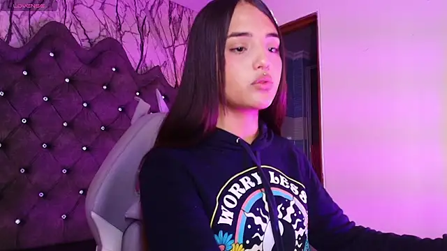 VellvetLuna online show from February 12, 2026, 12:44 pm