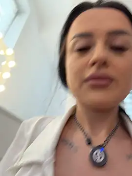Katty Pery online show from May 4, 2026, 2:13 pm