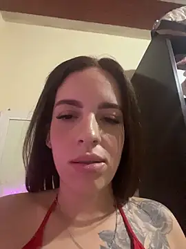 Snapshot of Larinhap chatting on March 10, 2026, 10:59 pm Larinhap online show from March 10, 2026, 10:59 pm