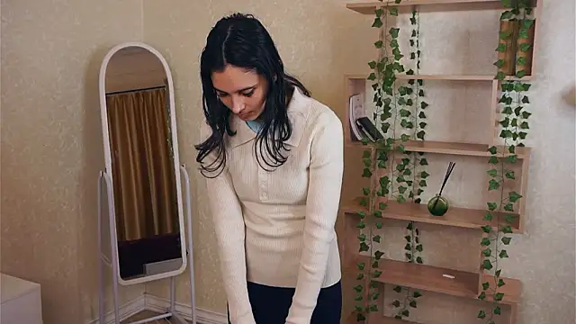 Snapshot of AndraScaff chatting on February 15, 2026, 7:51 am AndraScaff online show from February 15, 2026, 7:51 am