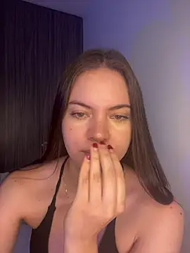 Snapshot of alyabelova chatting on May 8, 2026, 5:35 am alyabelova online show from May 8, 2026, 5:35 am