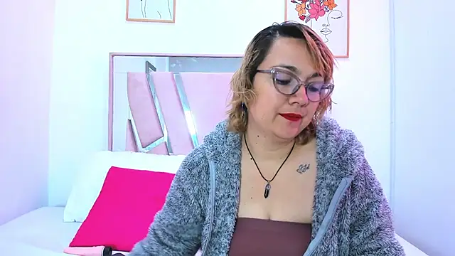 DariaLuca online show from May 5, 2026, 11:40 am