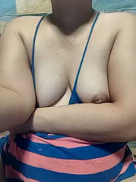 squirtshantal online show from November 17, 2025, 1:22 am