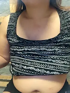 squirtshantal online show from May 5, 2026, 1:24 am
