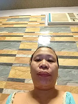 squirtshantal online show from May 7, 2026, 3:34 am