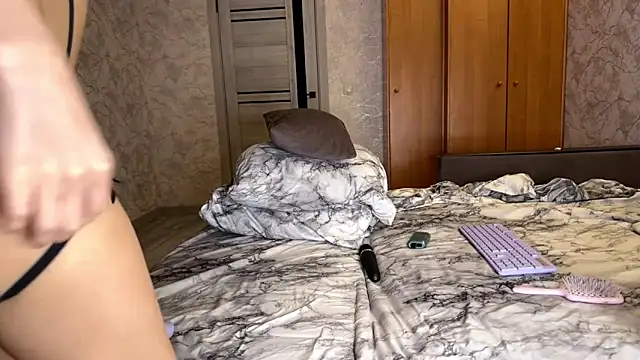 Snapshot of yourselenas chatting on April 5, 2026, 4:15 pm yourselenas online show from April 5, 2026, 4:15 pm