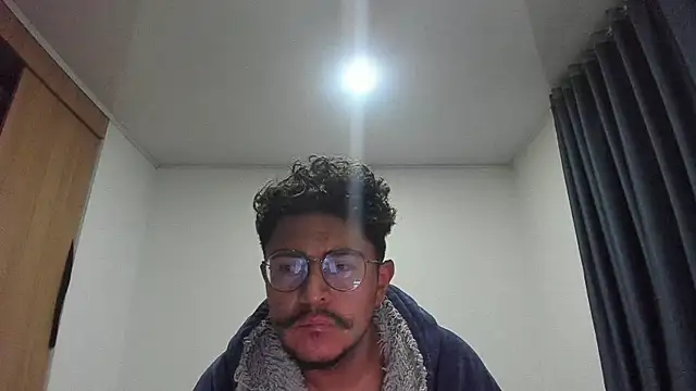 Snapshot of JhonnyRey27 chatting on February 28, 2026, 2:34 am JhonnyRey27 online show from February 28, 2026, 2:34 am