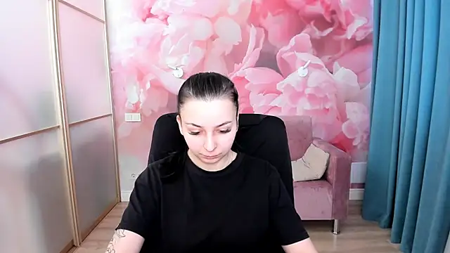 SofiaRaysi online show from February 12, 2026, 6:52 am