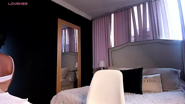 madii lenon online show from March 26, 2026, 8:36 pm