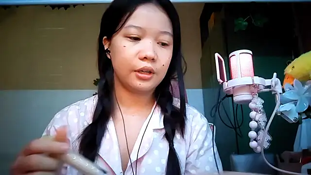 DebbiRexwinkle online show from February 19, 2026, 6:09 am