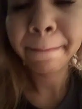 Snapshot of Alittleasaingirl chatting on March 31, 2026, 1:40 am Alittleasaingirl online show from March 31, 2026, 1:40 am