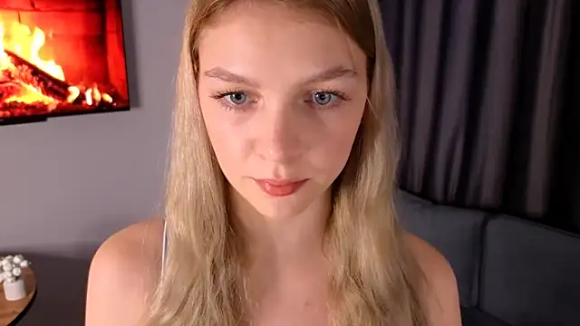 Snapshot of CynthiaaStone chatting on March 11, 2026, 6:52 am CynthiaaStone online show from March 11, 2026, 6:52 am