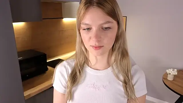 Snapshot of CynthiaaStone chatting on March 12, 2026, 6:19 am CynthiaaStone online show from March 12, 2026, 6:19 am