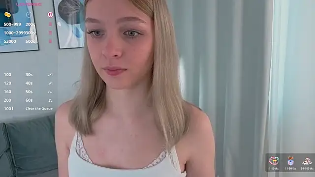 Snapshot of CynthiaaStone chatting on April 2, 2026, 8:12 am CynthiaaStone online show from April 2, 2026, 8:12 am