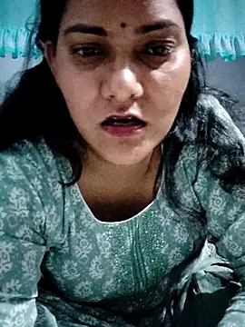 Snapshot of Anushka_Singh0 chatting on April 2, 2026, 5:43 pm Anushka Singh0 online show from April 2, 2026, 5:43 pm