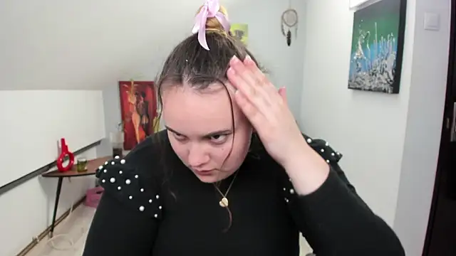 ElviraJoness online show from March 17, 2026, 8:12 pm