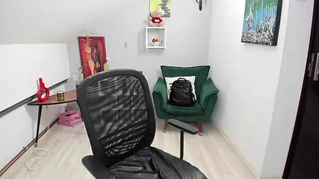 ElviraJoness online show from March 20, 2026, 7:30 pm