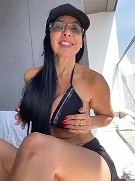 caritoo21 online show from June 14, 2026, 4:09 pm