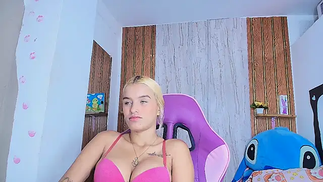 Snapshot of abigail_sandoval chatting on April 14, 2026, 1:39 pm abigail sandoval online show from April 14, 2026, 1:39 pm