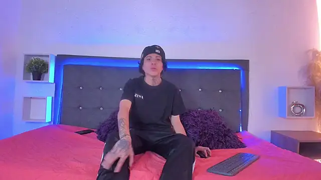 Snapshot of Ale_cuzz chatting on March 18, 2026, 3:04 pm Ale cuzz online show from March 18, 2026, 3:04 pm