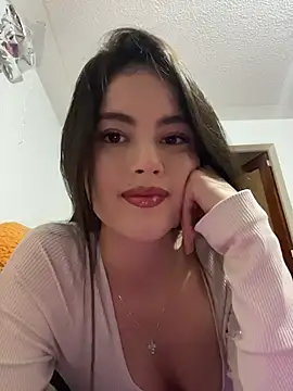 Sttrawberry online show from April 5, 2026, 9:23 pm