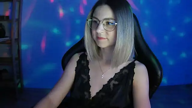 Snapshot of IceMayes chatting on April 17, 2026, 6:00 pm IceMayes online show from April 17, 2026, 6:00 pm