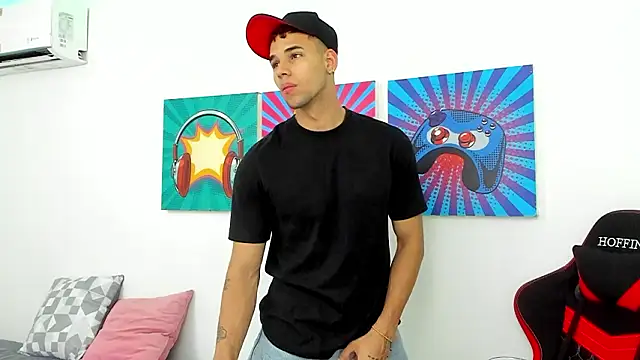 Snapshot of Thomas_walker14 chatting on March 28, 2026, 12:27 pm Thomas walker14 online show from March 28, 2026, 12:27 pm