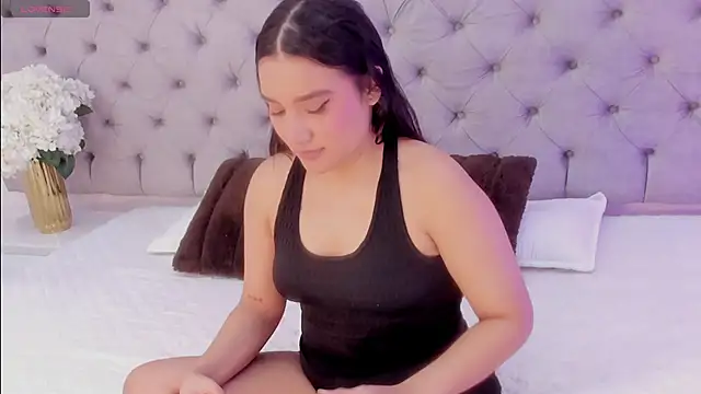 LiiaBloom online show from May 17, 2026, 4:32 am