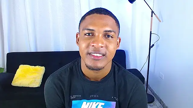 MaxCum18  online show from February 25, 2026, 1:43 pm