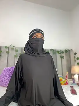 aminaa  online show from March 19, 2026, 6:34 pm