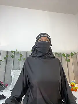 aminaa  online show from March 21, 2026, 6:44 pm