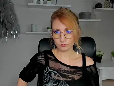 CinderellaMoon online show from February 24, 2026, 6:55 am