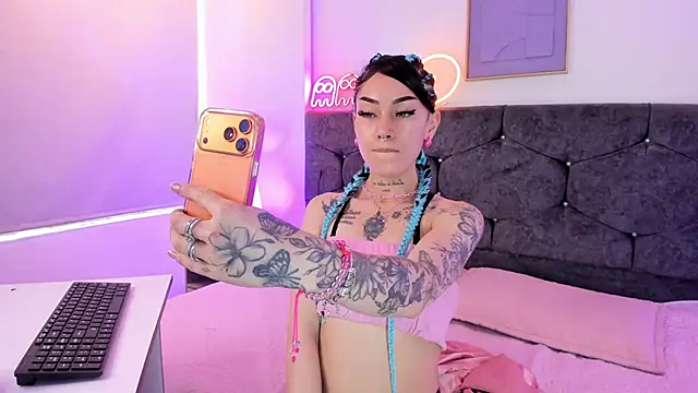 Megan Morphy online show from March 27, 2026, 1:33 pm