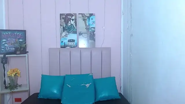 casandraroberthrs707 online show from March 11, 2026, 7:53 pm