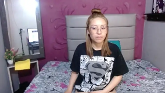 casandraroberthrs707 online show from March 28, 2026, 7:57 pm