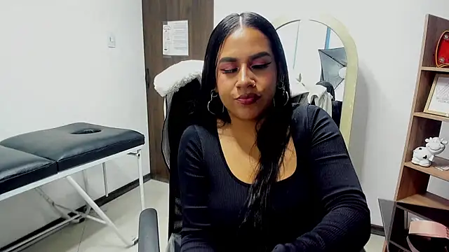 Scarlett Moom online show from May 9, 2026, 4:28 am
