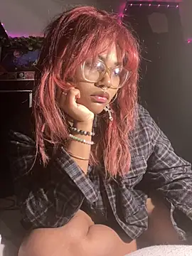 marinakisses online show from February 13, 2026, 11:34 pm