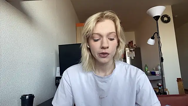 HirokoMassengills online show from March 20, 2026, 5:12 am