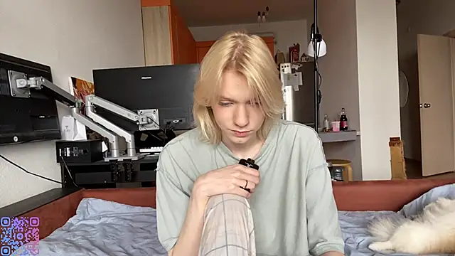 HirokoMassengills online show from March 23, 2026, 5:00 am