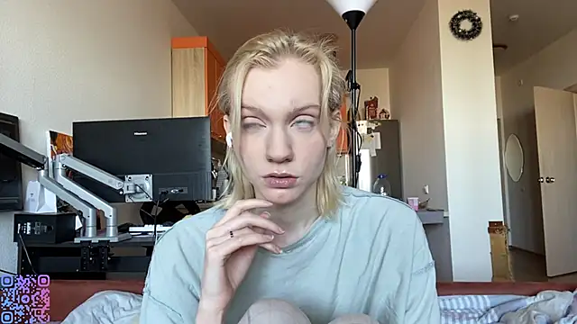 HirokoMassengills online show from March 24, 2026, 5:01 am